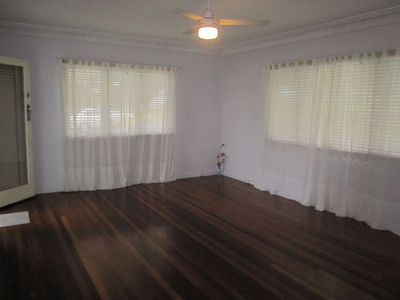 9 Quebec Avenue, Camp Hill QLD 4152