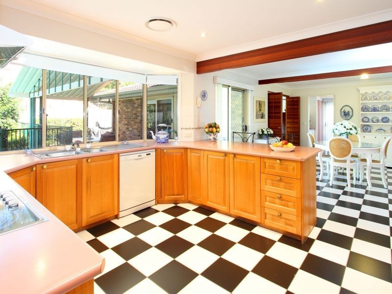 61 Wisteria Crescent, Mount Gravatt East QLD 4122