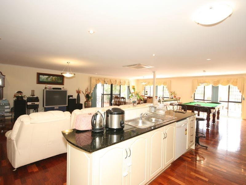 32 Conifer Street, Carindale QLD 4152