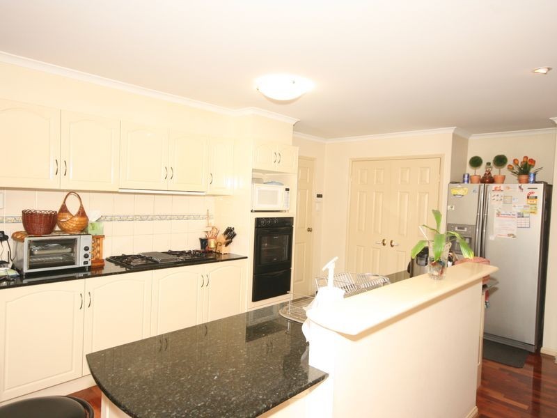 32 Conifer Street, Carindale QLD 4152