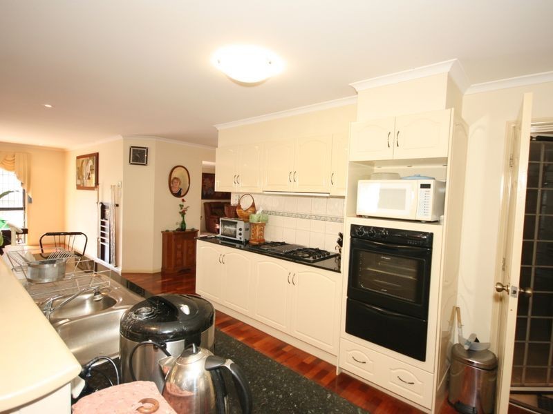 32 Conifer Street, Carindale QLD 4152