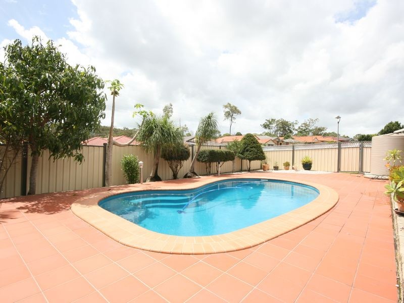 32 Conifer Street, Carindale QLD 4152