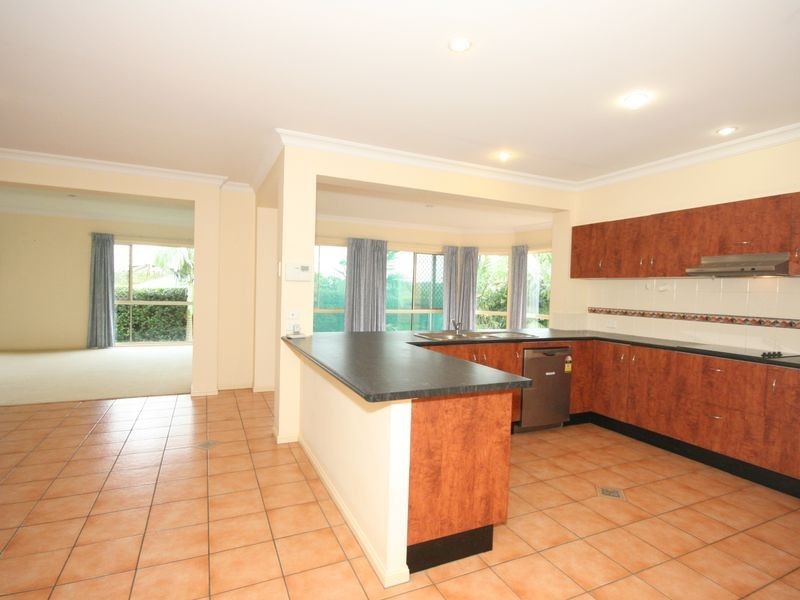 47 Kauri Street, Carindale QLD 4152