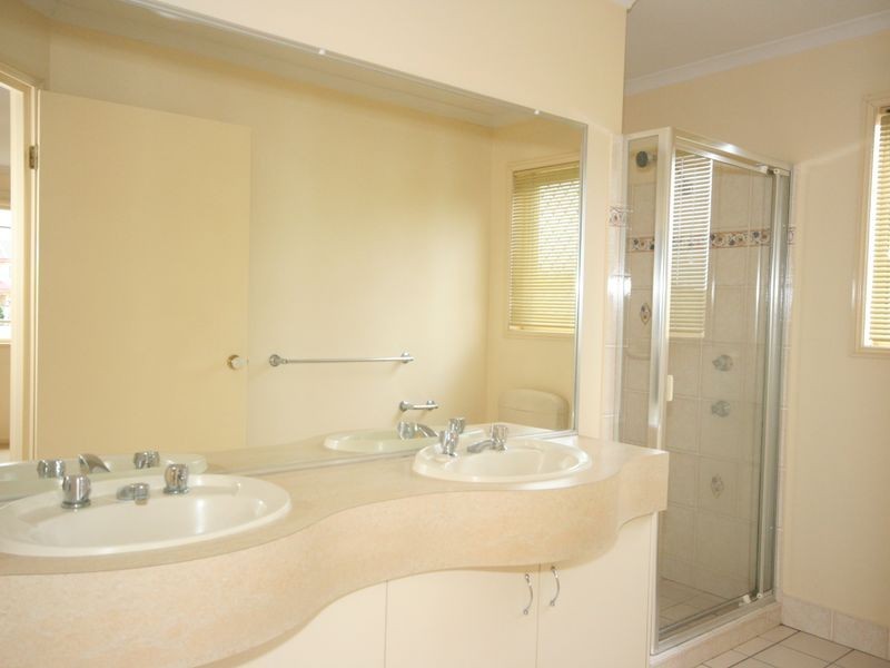 47 Kauri Street, Carindale QLD 4152