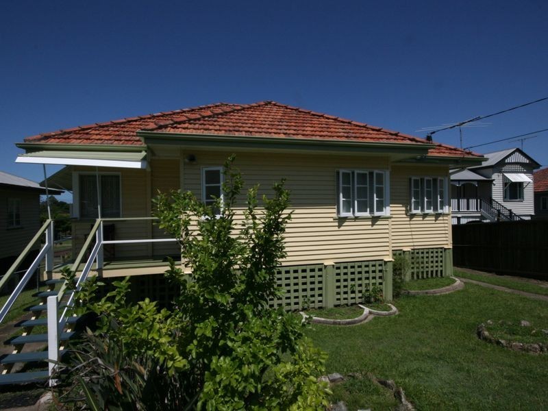 42 Raven Street, Camp Hill QLD 4152