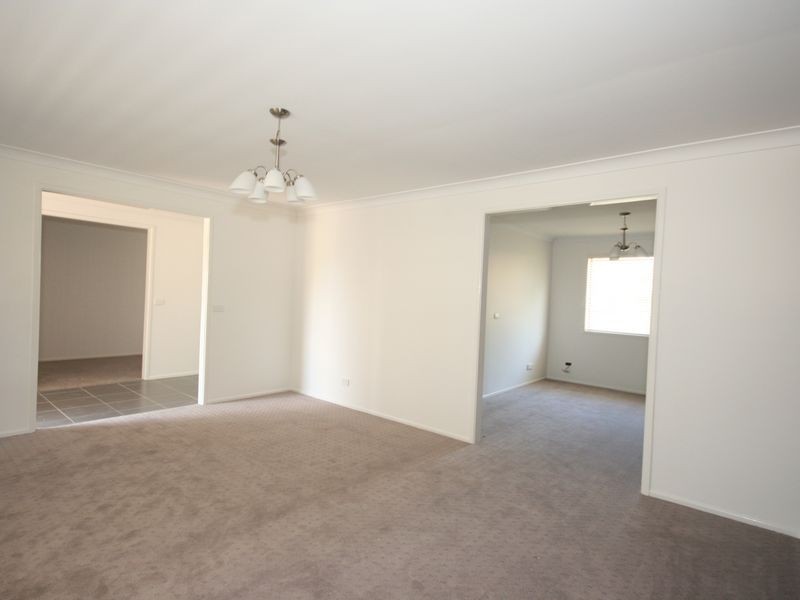 4 Whitecastle Street, Carindale QLD 4152