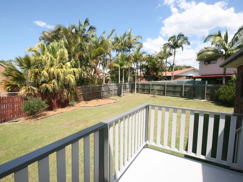 4 Whitecastle Street, Carindale QLD 4152