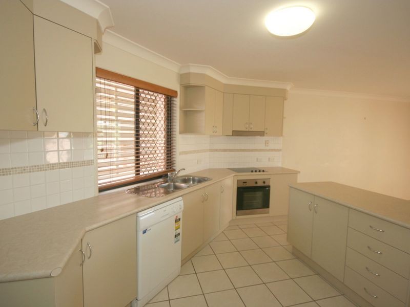 8/9 Hill Crescent, Carina Heights QLD 4152