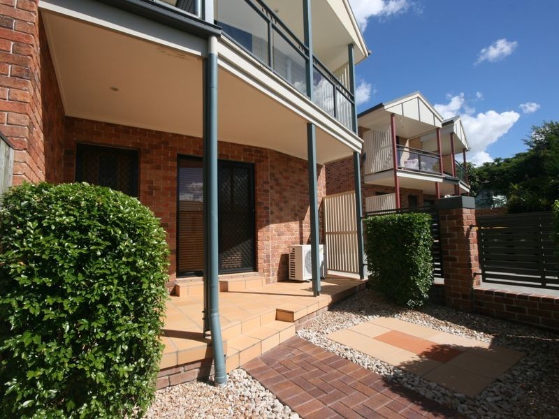 8/9 Hill Crescent, Carina Heights QLD 4152
