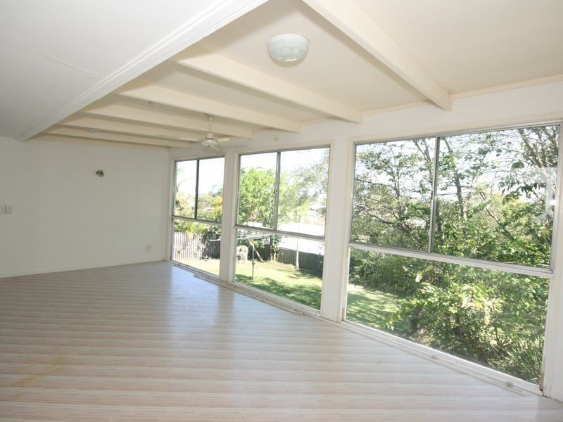 15 Cotswold Street, Carina QLD 4152