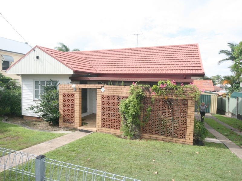 11 Wattle Avenue, Carina QLD 4152