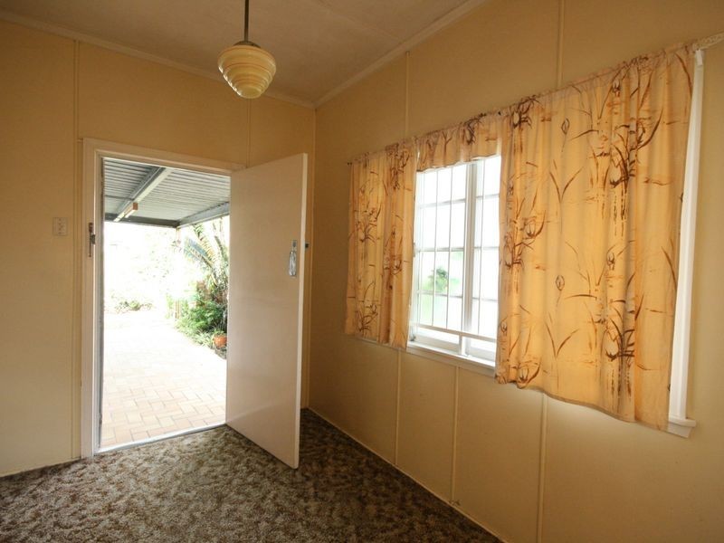 11 Wattle Avenue, Carina QLD 4152