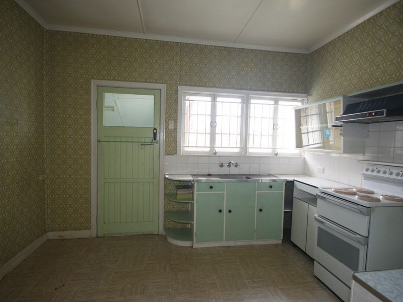 11 Wattle Avenue, Carina QLD 4152