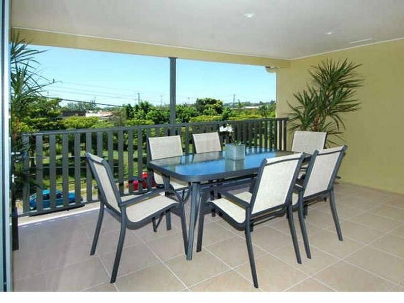 1/11 Temple Street, Coorparoo QLD 4151