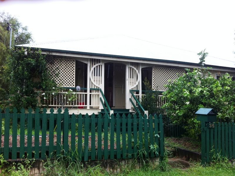 35 Thackeray Street, Norman Park QLD 4170