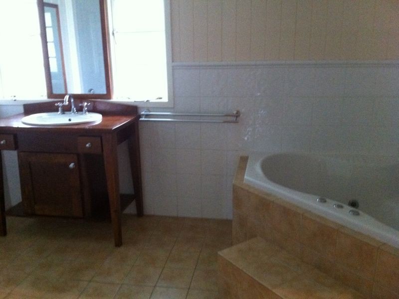 35 Thackeray Street, Norman Park QLD 4170