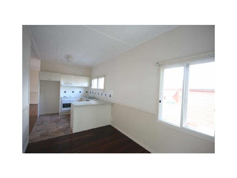 14 Herbert Street, Camp Hill QLD 4152