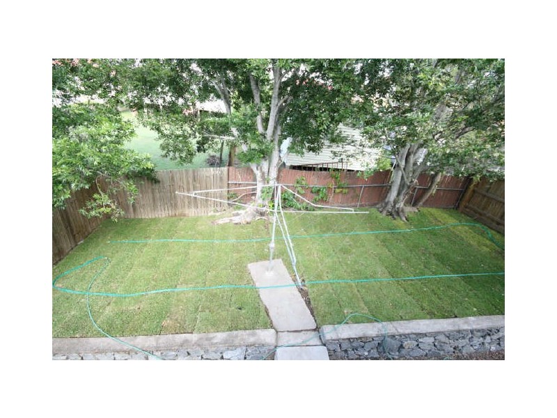 14 Herbert Street, Camp Hill QLD 4152