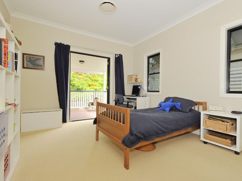 25 Frank Street, Norman Park QLD 4170