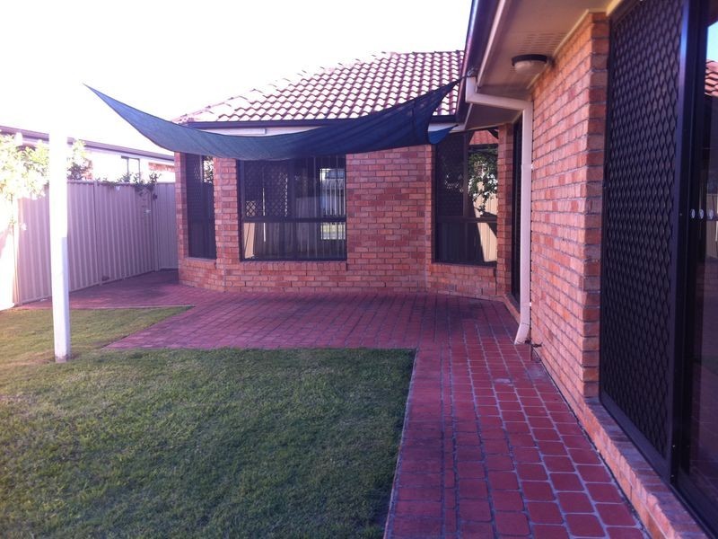 6 Holland Place, Carindale QLD 4152