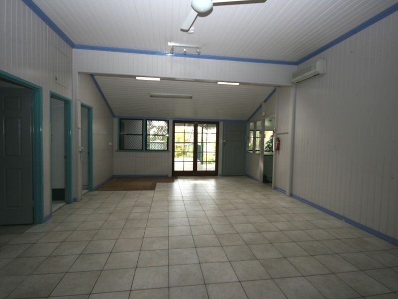 17 Cornwall St., Fairfield QLD 4103