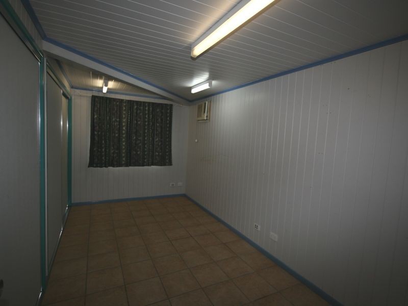 17 Cornwall St., Fairfield QLD 4103