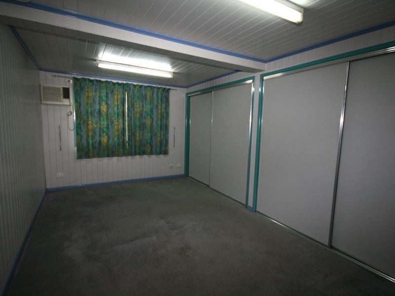 17 Cornwall St., Fairfield QLD 4103