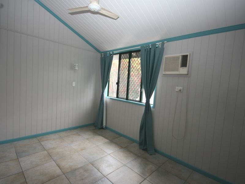 17 Cornwall St., Fairfield QLD 4103