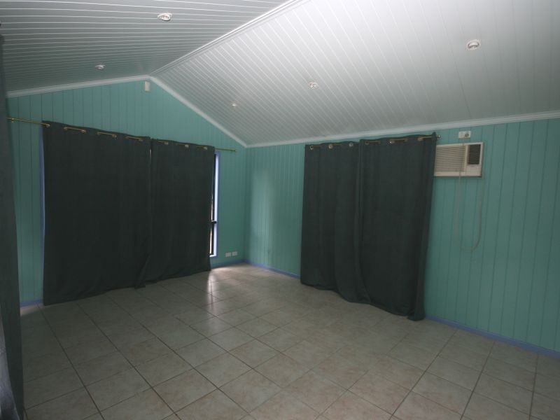 17 Cornwall St., Fairfield QLD 4103