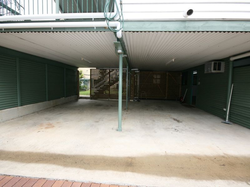 17 Cornwall St., Fairfield QLD 4103