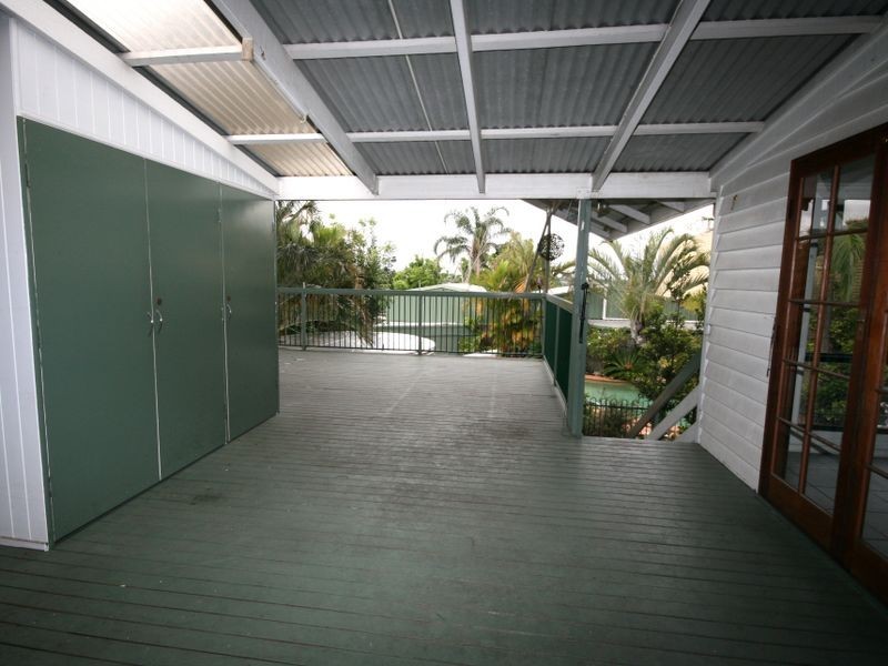 17 Cornwall St., Fairfield QLD 4103