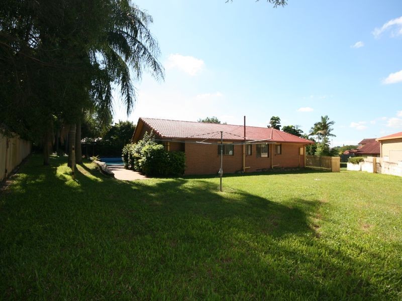 6 Burgh Court, Carindale QLD 4152