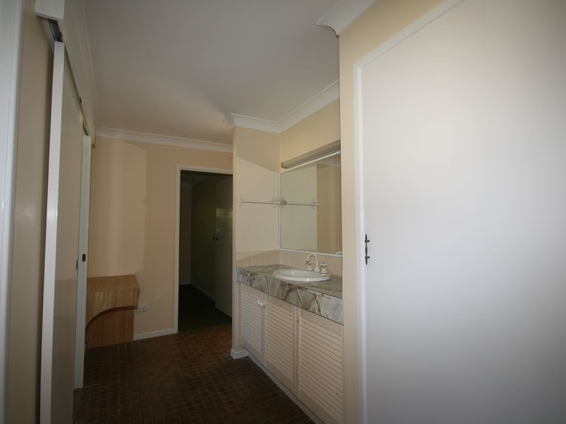 6 Burgh Court, Carindale QLD 4152