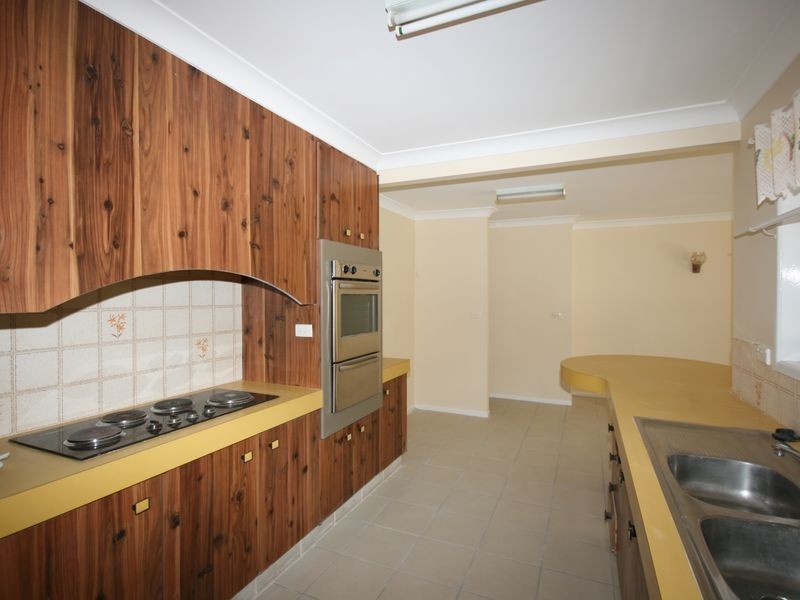 6 Burgh Court, Carindale QLD 4152