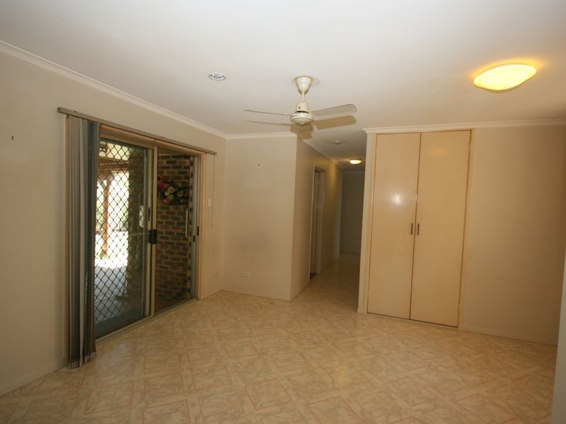 87 Scrub Road, Carindale QLD 4152