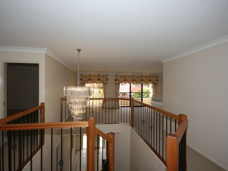 6 Grasmere Place, Carindale QLD 4152