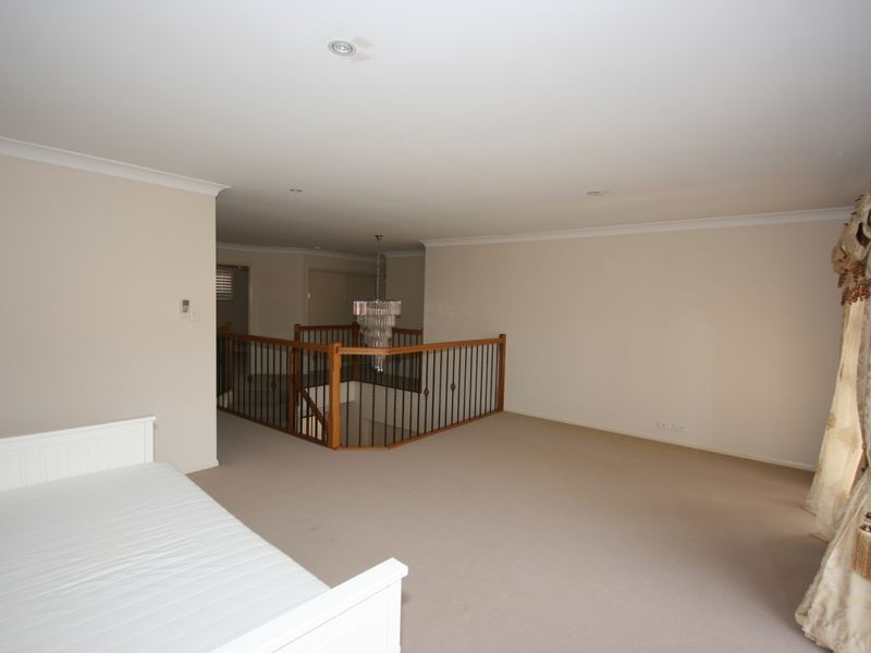 6 Grasmere Place, Carindale QLD 4152