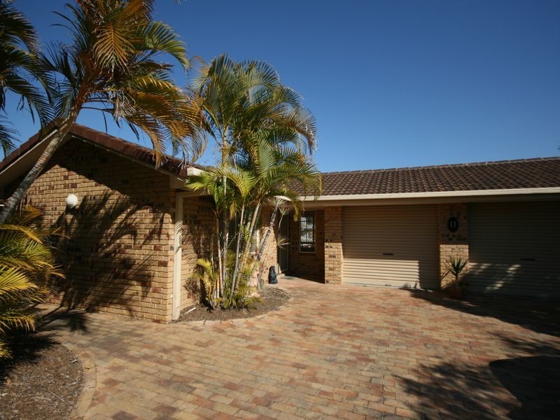 11 Foxmont Drive, Carina QLD 4152