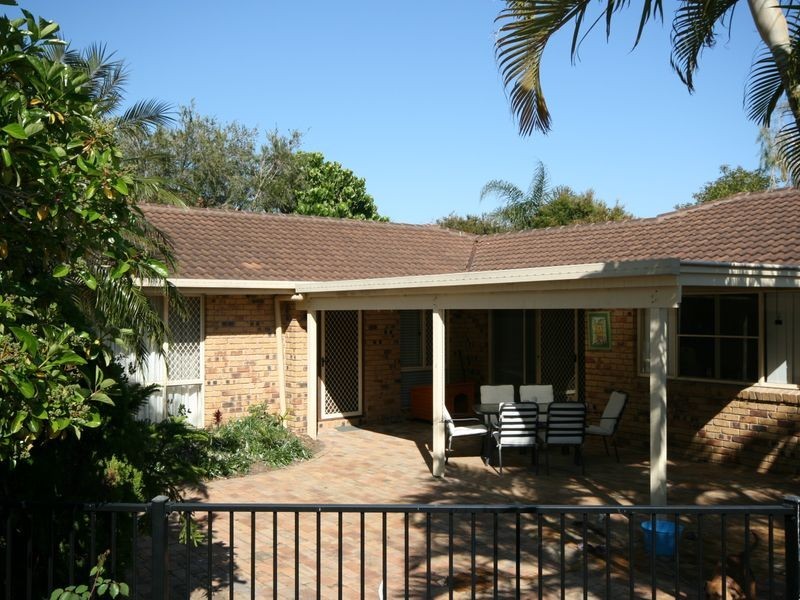 11 Foxmont Drive, Carina QLD 4152