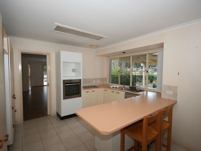 11 Foxmont Drive, Carina QLD 4152