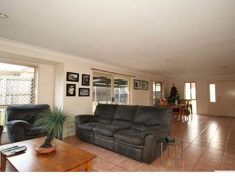 13 Lycette Street, Belmont QLD 4153