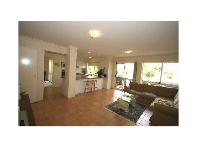 4 Ensign Street, Carindale QLD 4152