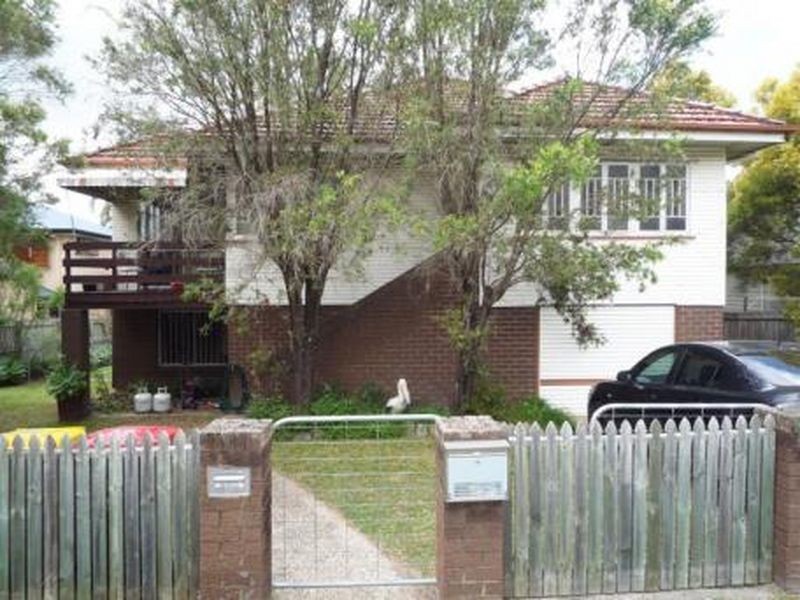 27 Dickenson Street, Carina QLD 4152