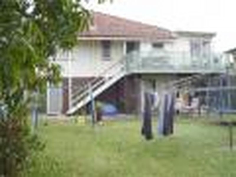 27 Dickenson Street, Carina QLD 4152