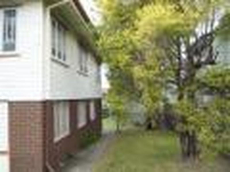 27 Dickenson Street, Carina QLD 4152