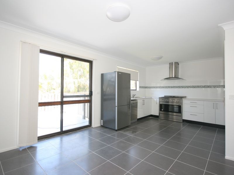 4 Whitecastle Street, Carindale QLD 4152