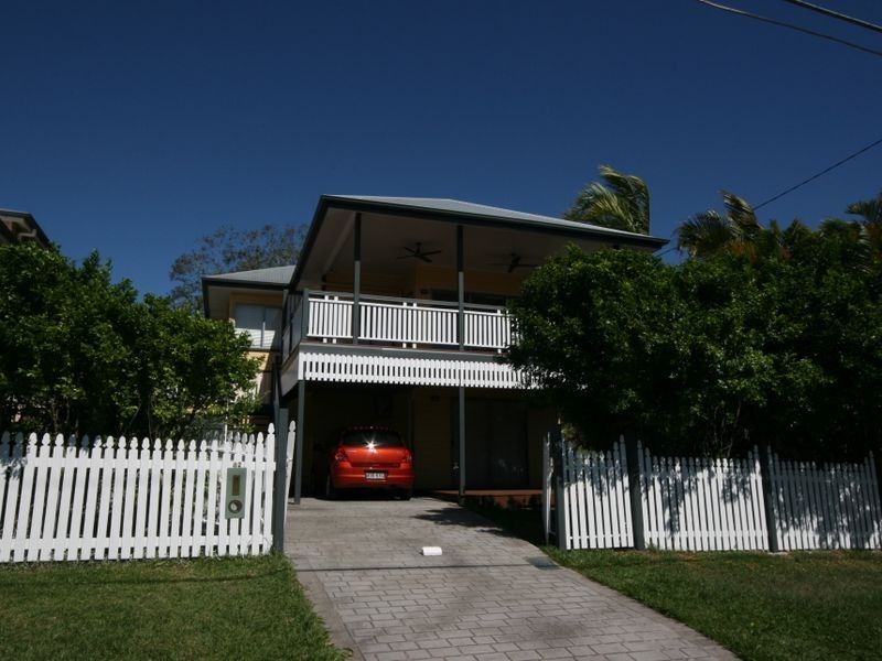 82 Carranya Street, Camp Hill QLD 4152