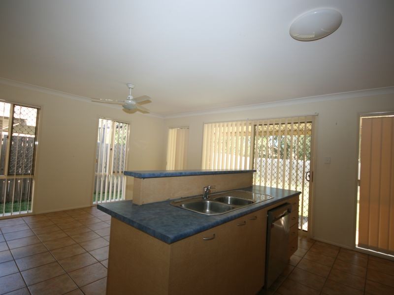 6 Araluen Street, Carindale QLD 4152