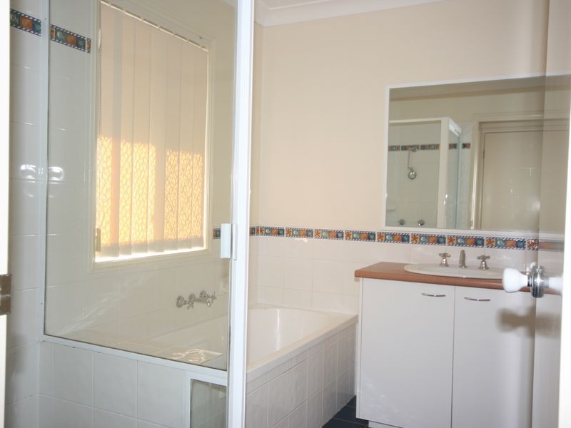 6 Araluen Street, Carindale QLD 4152