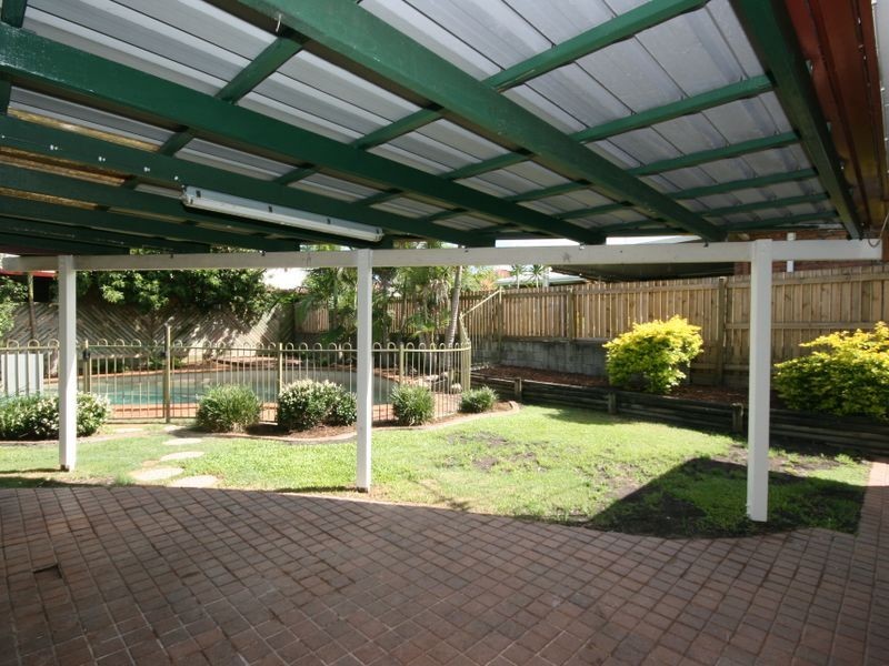 5 Firmiston Street, Carindale QLD 4152